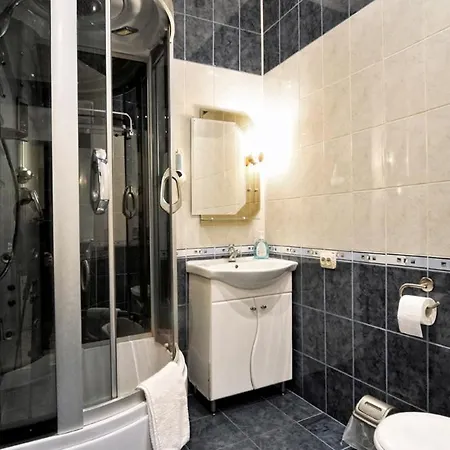 на золотых воротах, центр Apartment Kyiv