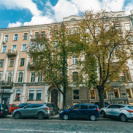 на золотых воротах, центр Apartment *